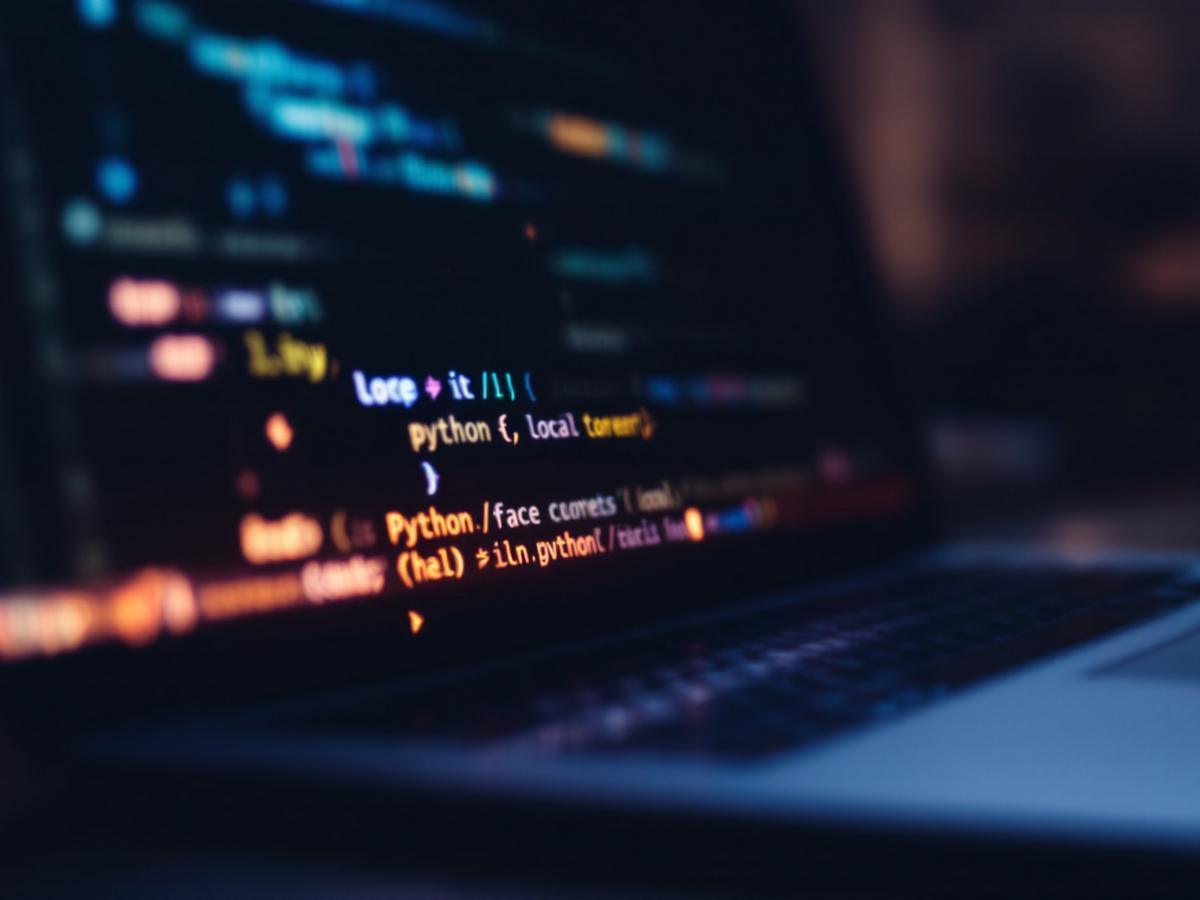 Mistral AI Lanza Devstral: Un Potente Modelo de IA de Código Abierto para Desarrollo de Software que Funciona en Portátiles