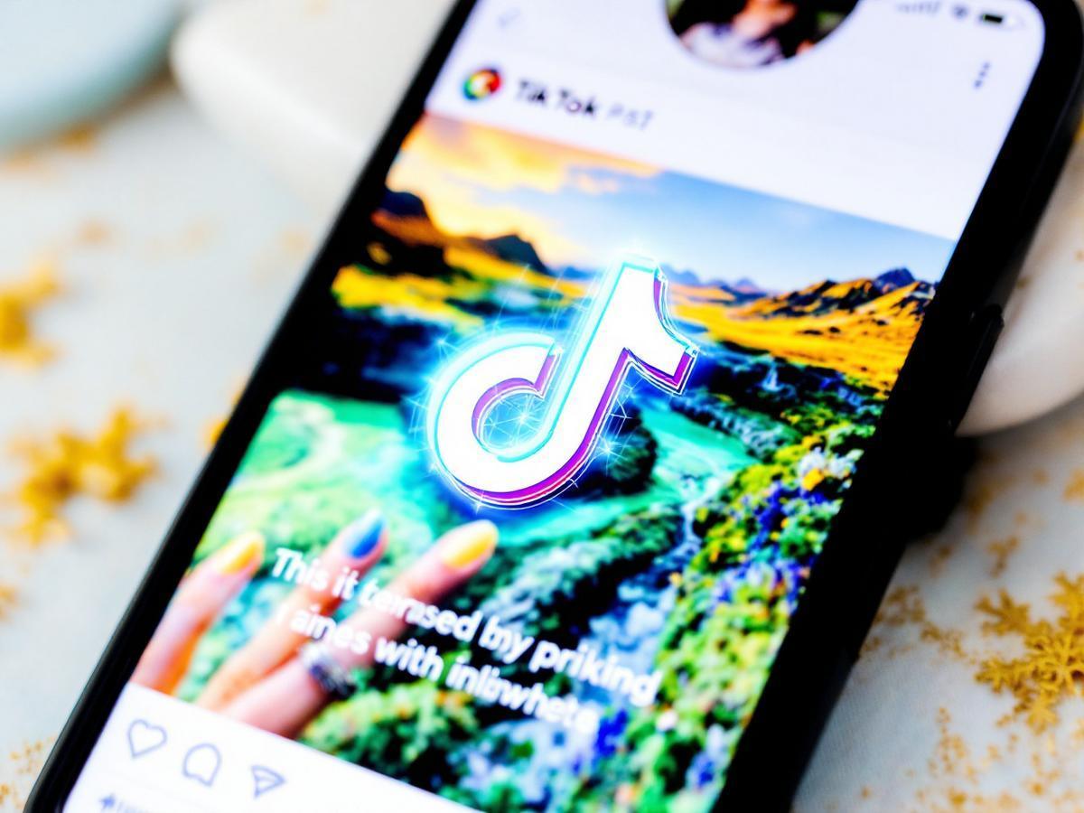 TikTok implementa texto alternativo generado por IA para describir fotos y mejorar la accesibilidad